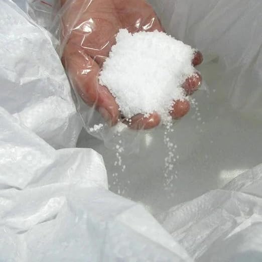 46-0-0 UREA (Sprayable) High Nitrogen Fertilizer - 46% Nitrogen (15 lbs.)