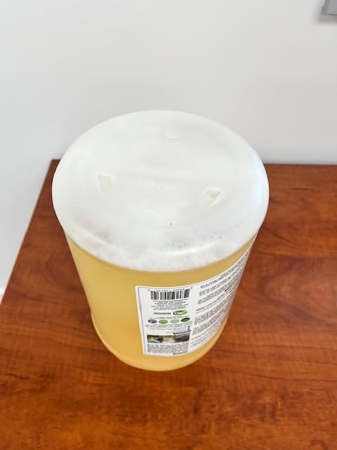 Mosquito Magician Liquid Concentrate Kills Mosquitoes Fleas &amp Fire Ants Yard Spray Treatment Pet Safe Use with Sprayers Foggers &amp Misting Systems Outdoor Mosquito Repellent 1 Gallon - O