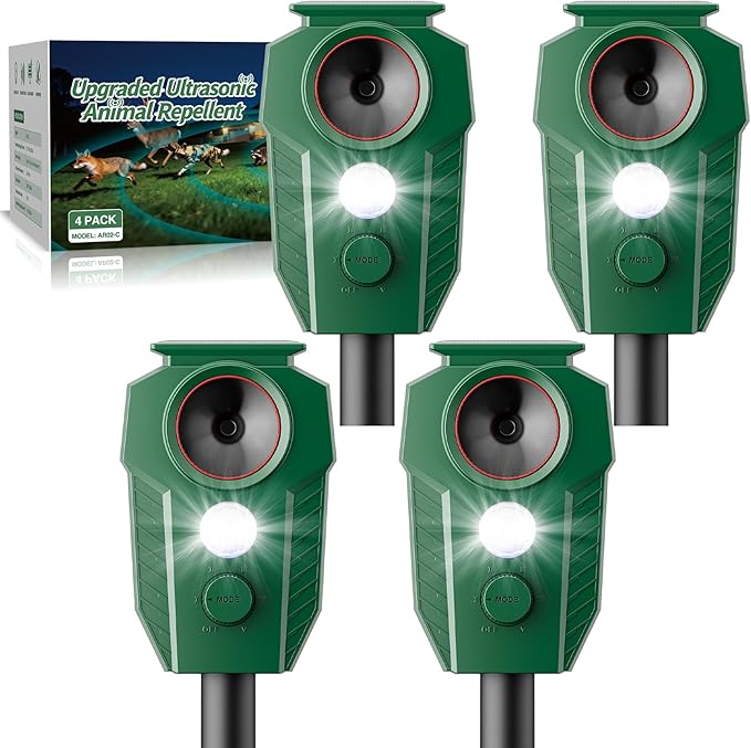 Solar Ultrasonic Animal Repellent Outdoor - Deer Repellent Devices with Motion Sensor &amp Flashing Lights Waterproof Deterrent for Yard Garden to Repel Cats Squirrels Raccoons