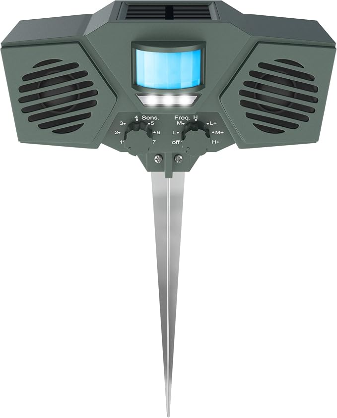Hoont Solar Powered Motion Activated Ultrasonic with Flashing Strobe Light Outdoor Animal Deer and Pest Repeller
