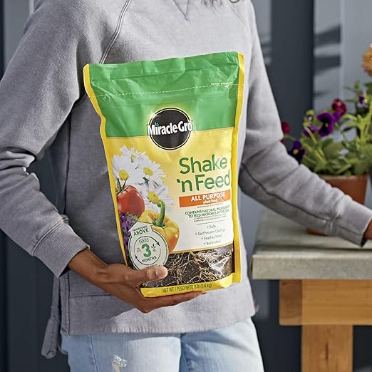 Miracle-Gro Shake 'N Feed All Purpose Plant Food - Outdoor and Indoor Plant Food for In-Ground and Containers Feeds for up to 3 Months 8 lbs. (Pack of 4)