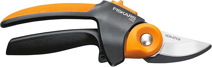 Fiskars PowerGear2 Softgrip Pruner for Branches Optimizes Cutting Power and Leverage Rust-Resistant Low-Friction Blade Coating for Smooth Cuts Yard &amp Garden Tools
