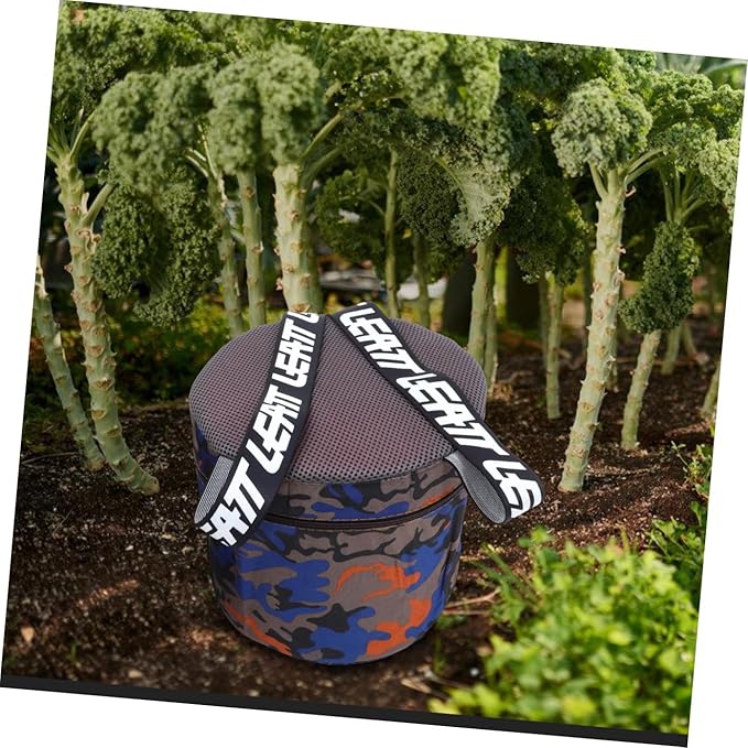 Portable Foam Garden Stool with 25cm Height and Storage Pocket Lightweight Outdoor Weeding and Gardening Work Seat for Seniors Camping and Field Work Use Random Style