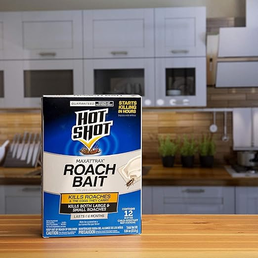 Hot Shot MaxAttrax Roach Bait - 4 Pack
