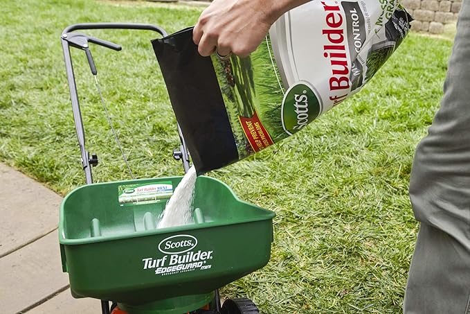 Scotts Turf Builder with Moss Control Moss Killer and Lawn Fertilizer Covers Up to 5000 sq. ft. 25 lbs.
