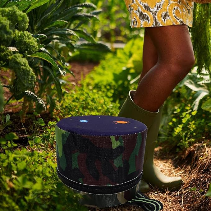 Portable Garden Work Stool Thick Foam Seat Camouflage Surface Lightweight Stepping Stool for Camping Fishing Gardening Farm Tasks Random Color