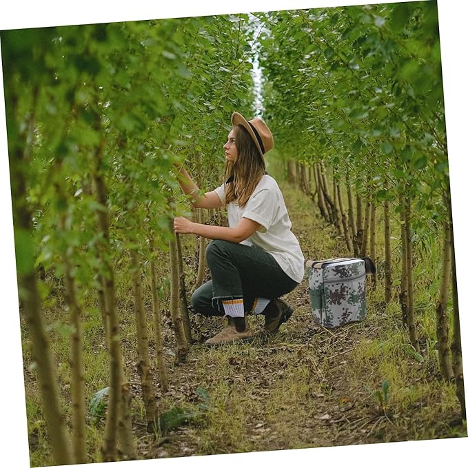 Portable Garden Wearable Stool with Tool Bag 25cm High Lightweight Outdoor Farming Seat for Planting Weeding and Camping Random Style