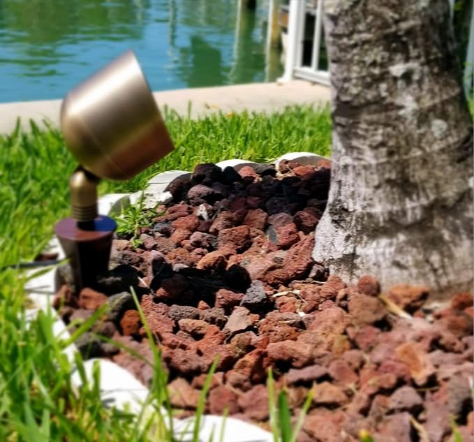 illuminous Professional Quality 12V Outdoor Landscape Light Constructed of Solid Brass. PAR36 12V SPOT Light with 1M Wire and Spike