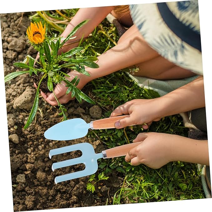 1set Boy Girl Gardening Tools Set Boy Girl Garden Hand Tool Kit Shovel Rake Watering Can and Storage Basket and Gardening Equipment for Outdoor Fun