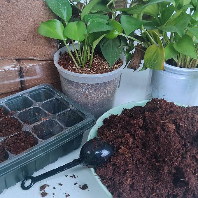 Premium Organic Coconut Coir Bricks - 6 Pack Coco Coir Bricks for Planting Gardening and Potting Soil Substrate. Low EC &amp pH Balanced 100% Organic Peat Moss Mix with Fiber from Coconut Husks