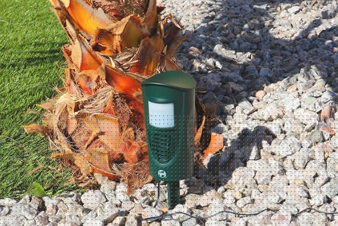CLEANRTH TSAR520 Advanced Ultrasonic Animal Repeller – Triple Scan Technology for Powerful Deterrence of Raccoons Squirrels Dogs Cats Badgers Rabbits Deer Coyotes and More