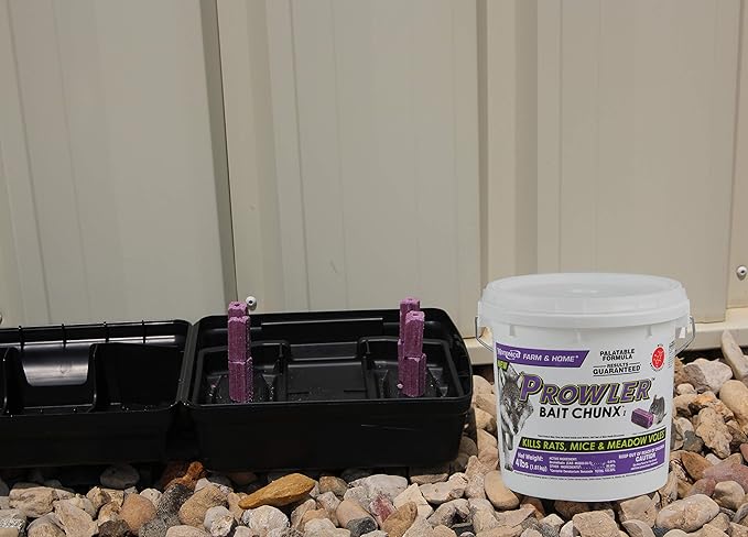 Motomco Prowler Bait Chunx Pail