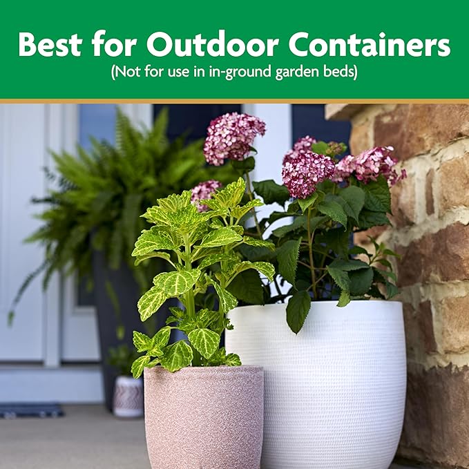 Miracle-Gro Moisture Control Potting Mix For Container Plants Protects against Over- and Under-Watering 6 qt.
