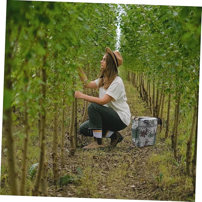 VANZACK Portable Farming Foam Stool with Pouch 25cm Height Small Wearable Garden Workseat for Outdoor Fieldwork Lightweight Multi-use Stepping Stool for Adults Random Style