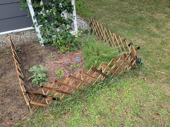 Expandable Wooden Lattice Trellis Outdoor Decorative Fence Panels for Climbing Plants Vine Ivy Rose Support Balcony Wall Decor Yard Landscape Edging Patio Divider Animal Barrier (3 Pack)