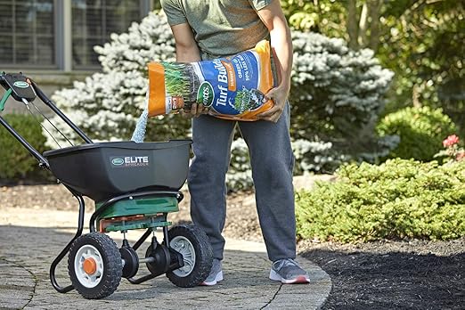 Scotts Turf Builder Summer Lawn Fertilizer Plus Water Maximizer Safe for All Grass Types 12000 sq. ft. 28.26 lbs.