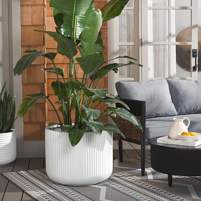 SAFAVIEH Outdoor Collection Lucca White Cement Ficonstone Planter Pot